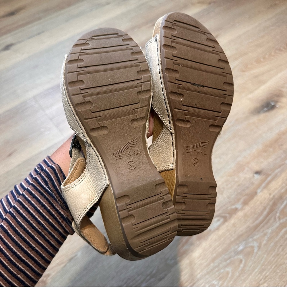 Dansko Sandal Womens 39 Beige Tricia Milled Leather Ankle Strap Open Toe Wedge - Picture 5 of 10